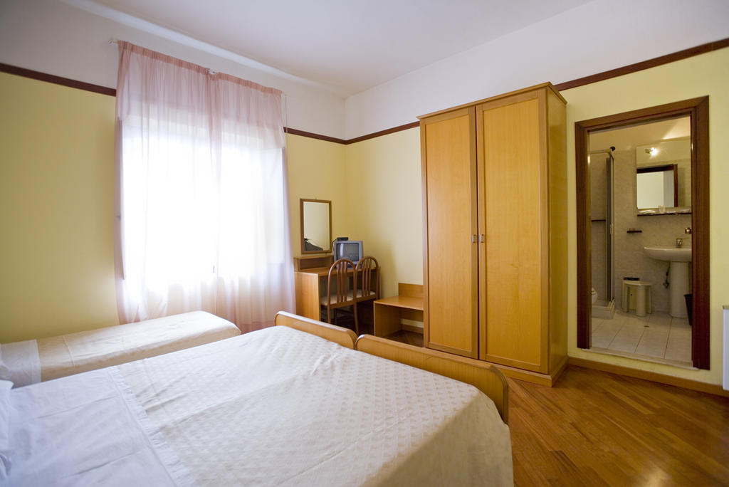 Hotel Vittoria Sapri Zimmer foto