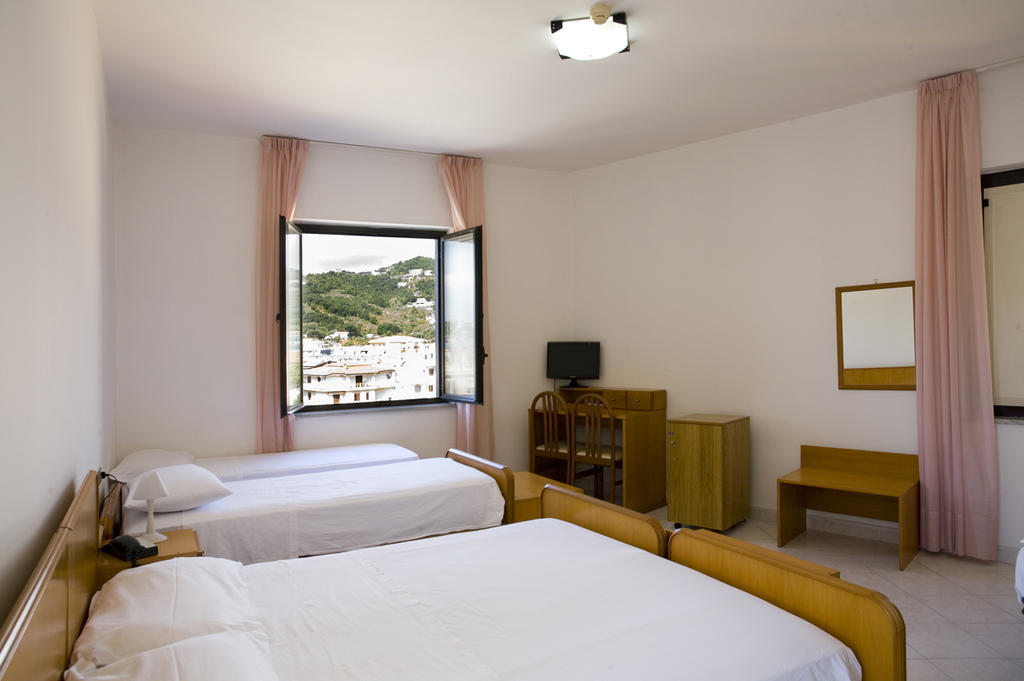 Hotel Vittoria Sapri Zimmer foto