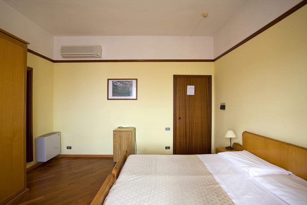 Hotel Vittoria Sapri Zimmer foto
